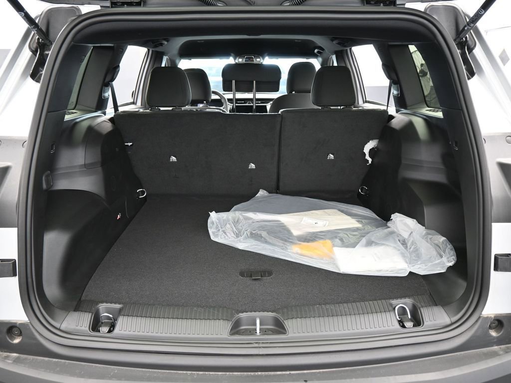 New 2026 Jeep Cherokee Laredo image 34