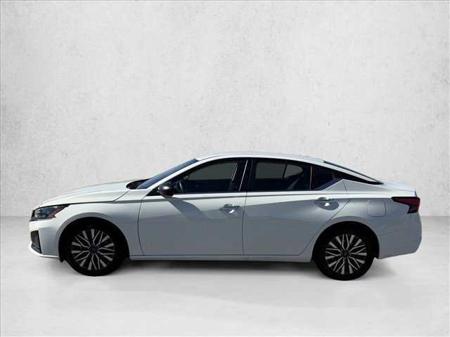 Used 2025 Nissan Altima 2.5 SV FWD image 9