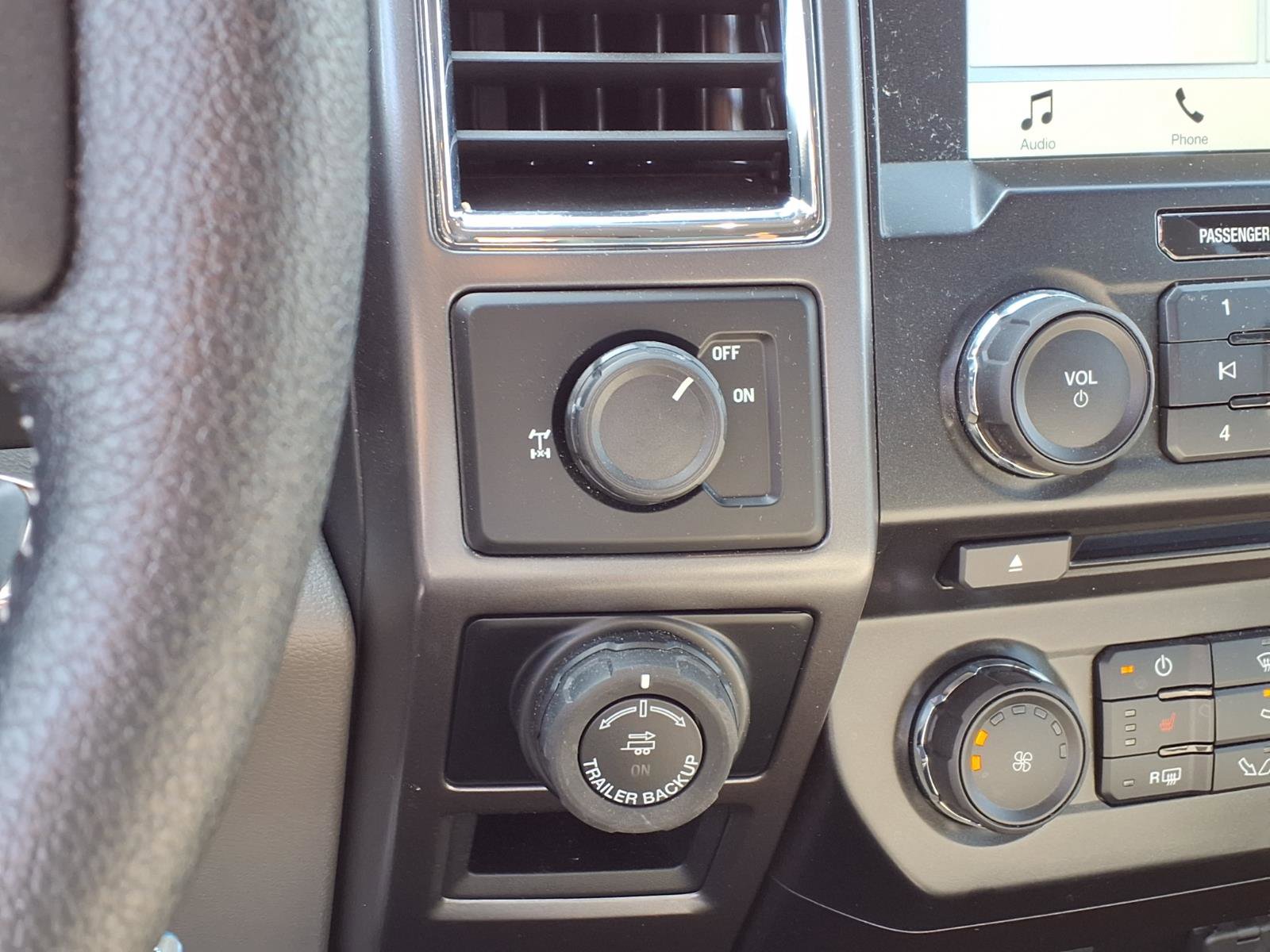 Used 2016 Ford F150 XLT w/ Equipment Group 302A Luxury image 9