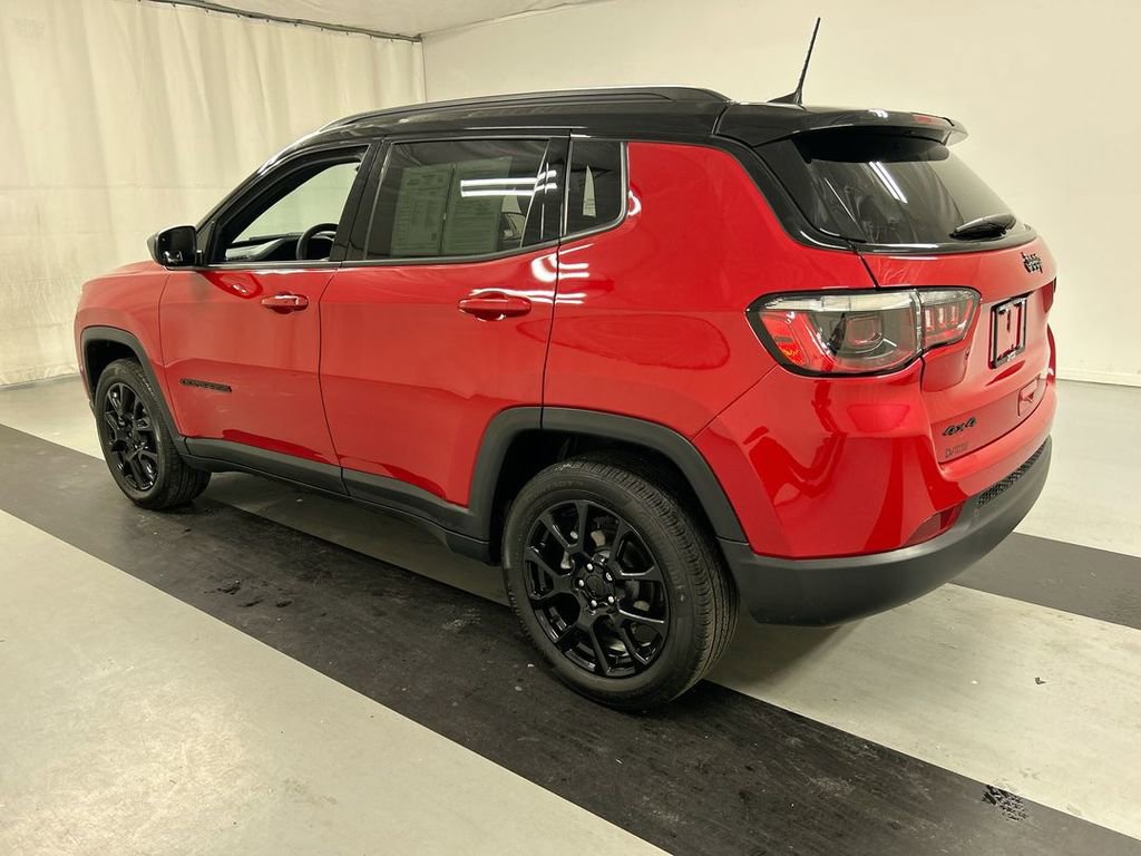 Used 2024 Jeep Compass Latitude w/ Convenience Group image 6