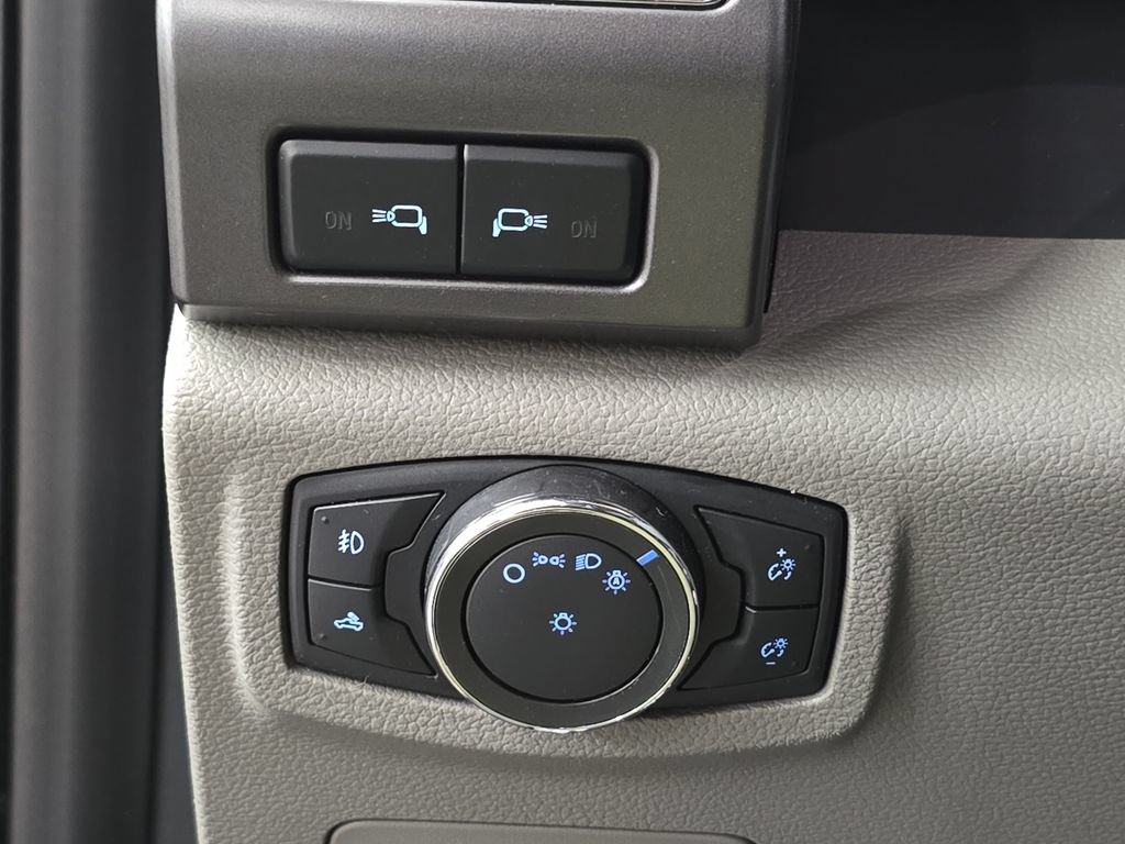 Used 2015 Ford F150 XLT w/ Equipment Group 302A Luxury AWD/4WD image 25