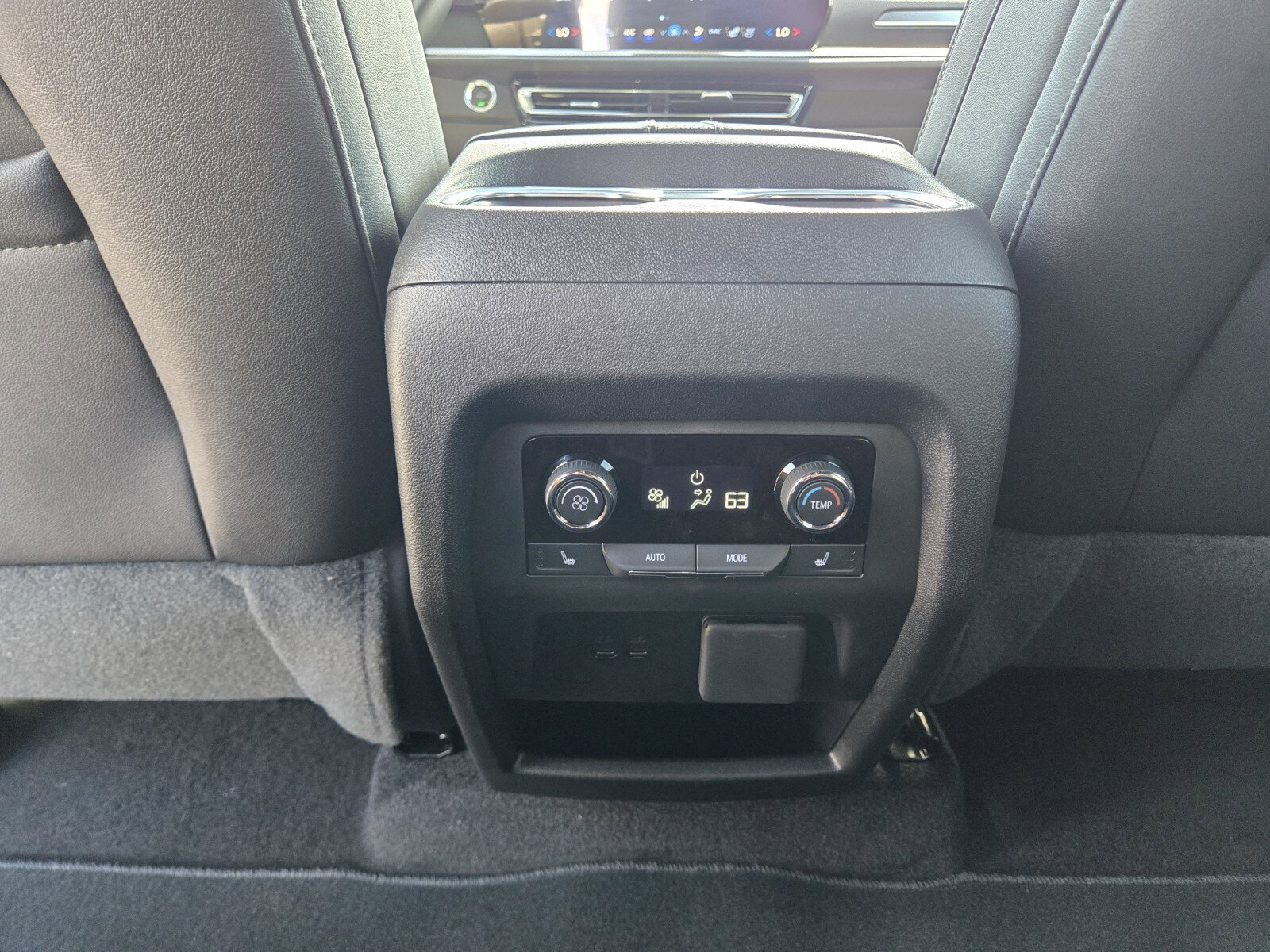 New 2026 Chevrolet Traverse High Country image 12