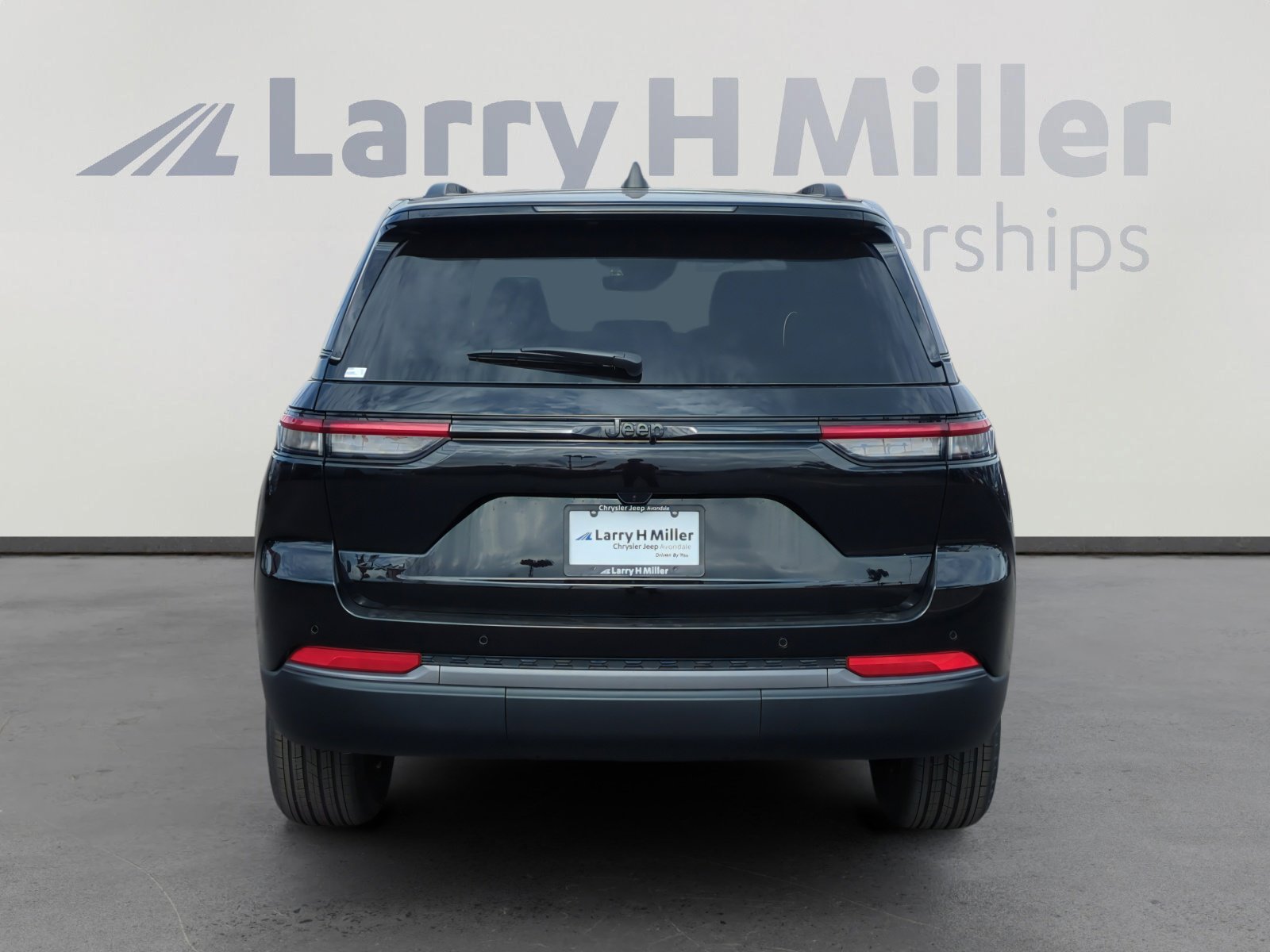New 2026 Jeep Grand Cherokee Altitude AWD/4WD image 4