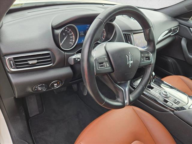 Used 2018 Maserati Levante AWD/4WD image 10
