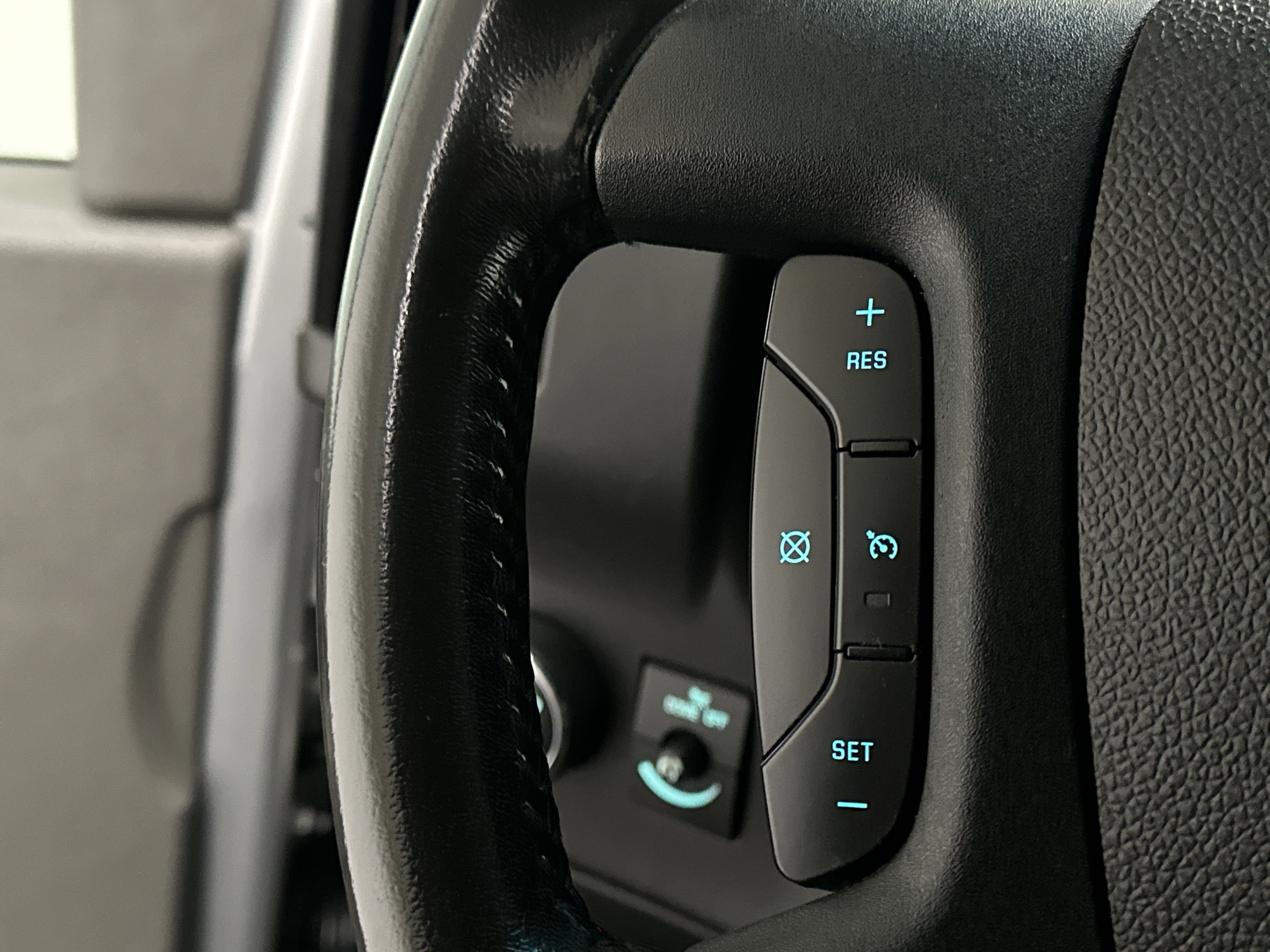 Used 2020 Chevrolet Express 2500 w/ Driver Convenience Package image 22