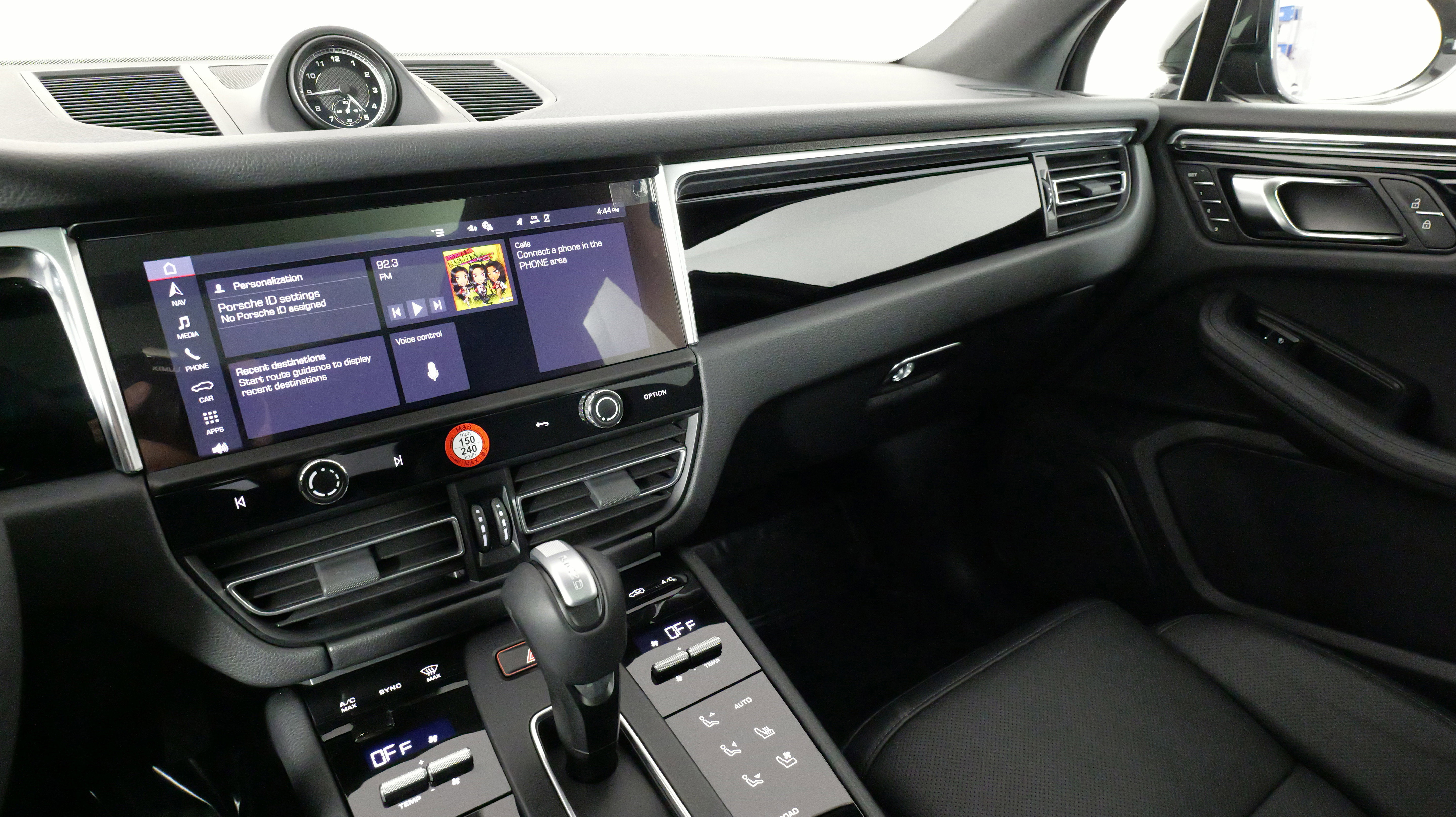 Used 2025 Porsche Macan image 51