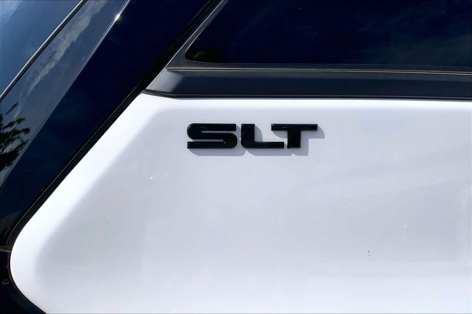 Used 2021 GMC Terrain SLT w/ Elevation Edition FWD image 10