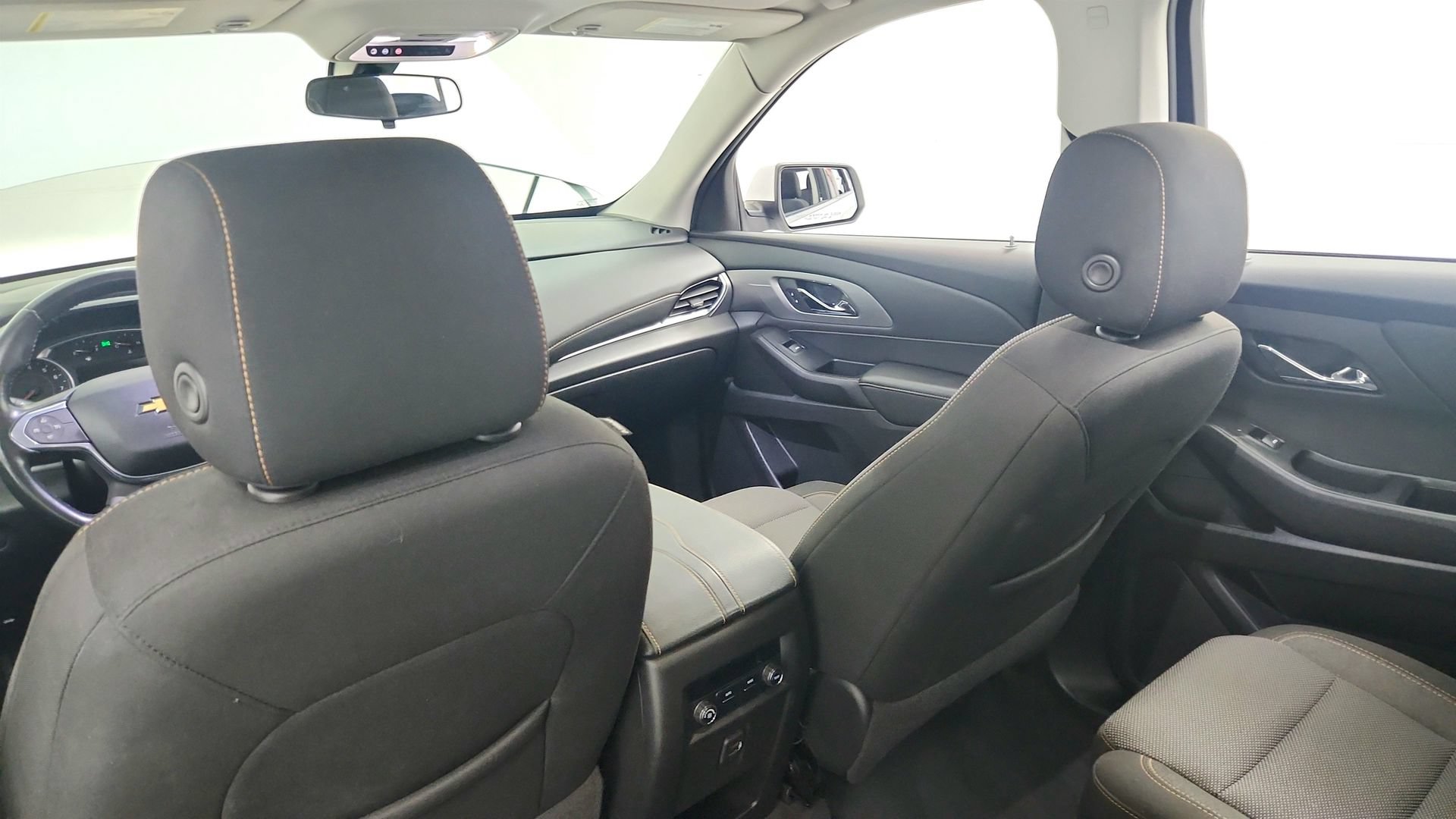 Used 2021 Chevrolet Traverse LT FWD image 24