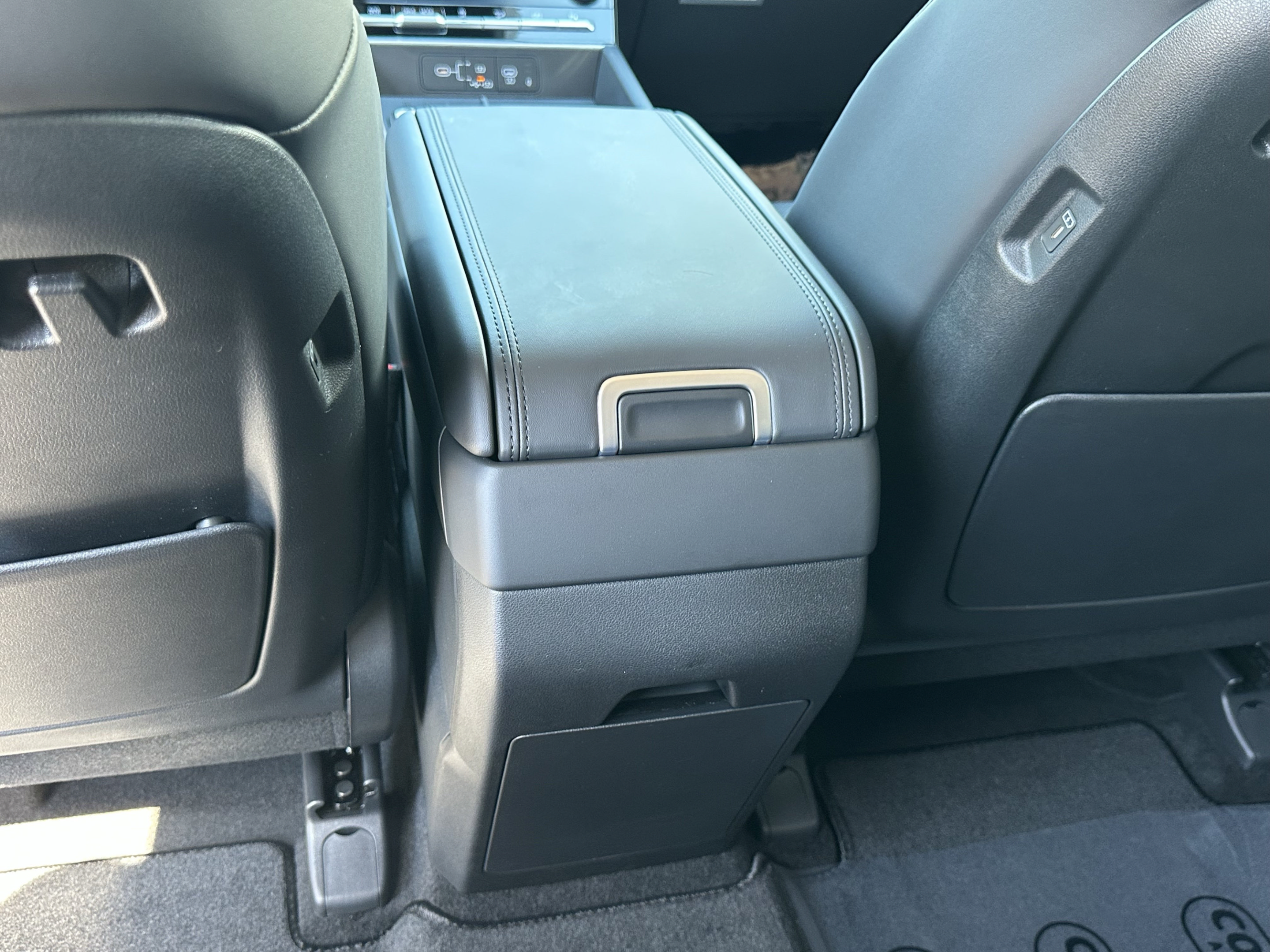 New 2027 Hyundai Santa Fe SEL FWD image 12