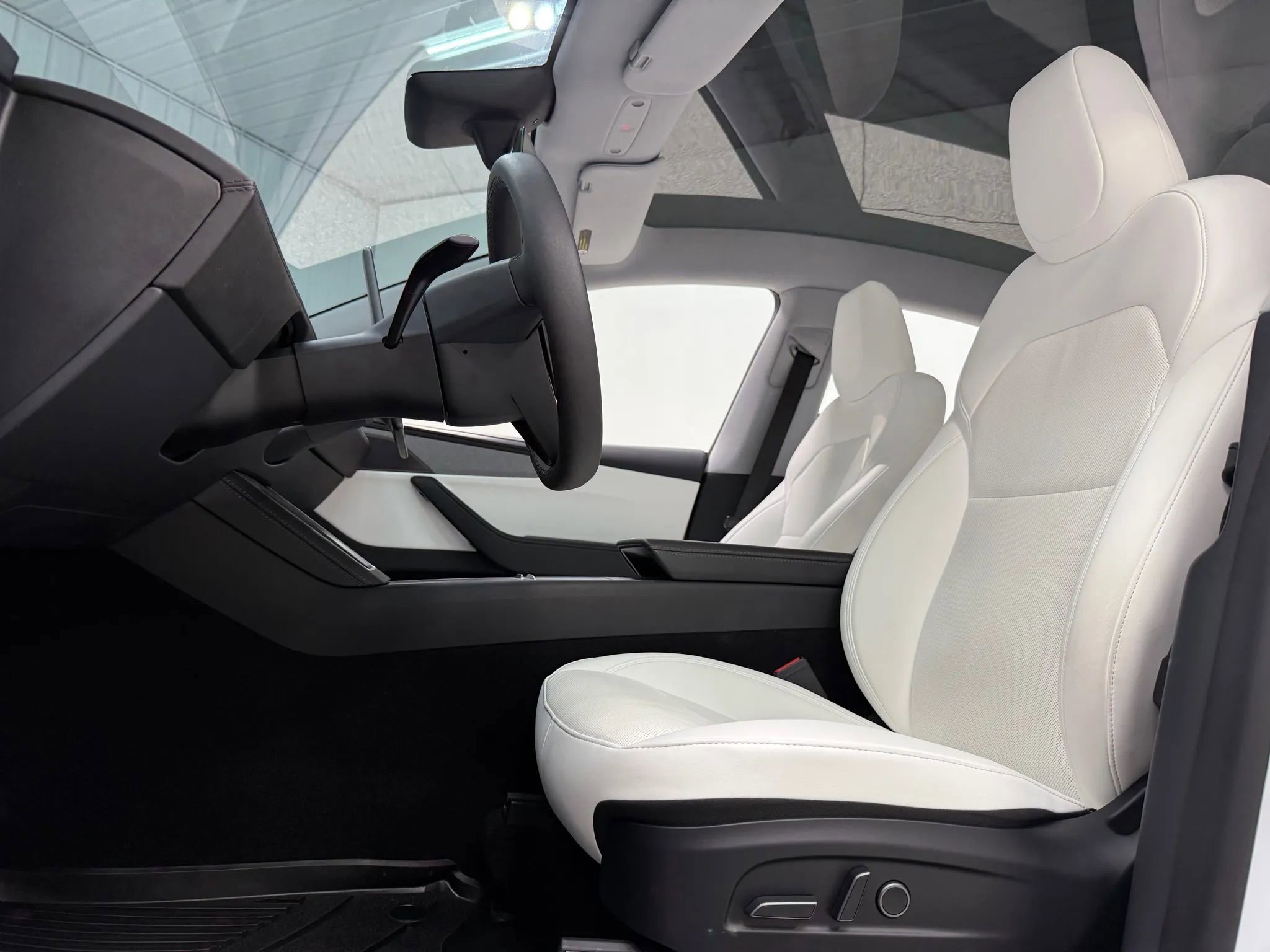 Used 2026 Tesla Model Y Long Range image 15