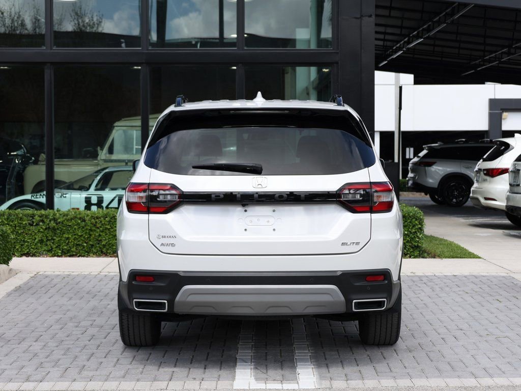 Used 2023 Honda Pilot Elite image 6