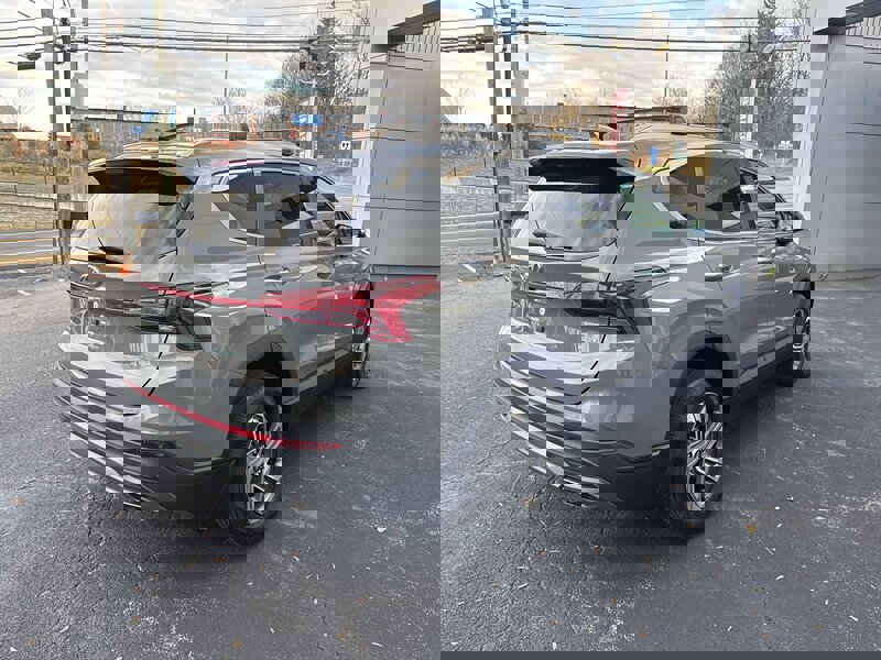 Used 2023 Hyundai Santa Fe SEL image 7