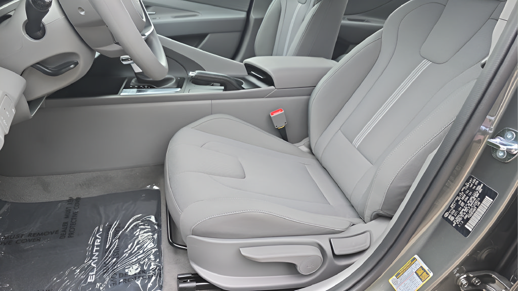 New 2026 Hyundai Elantra SE FWD image 14