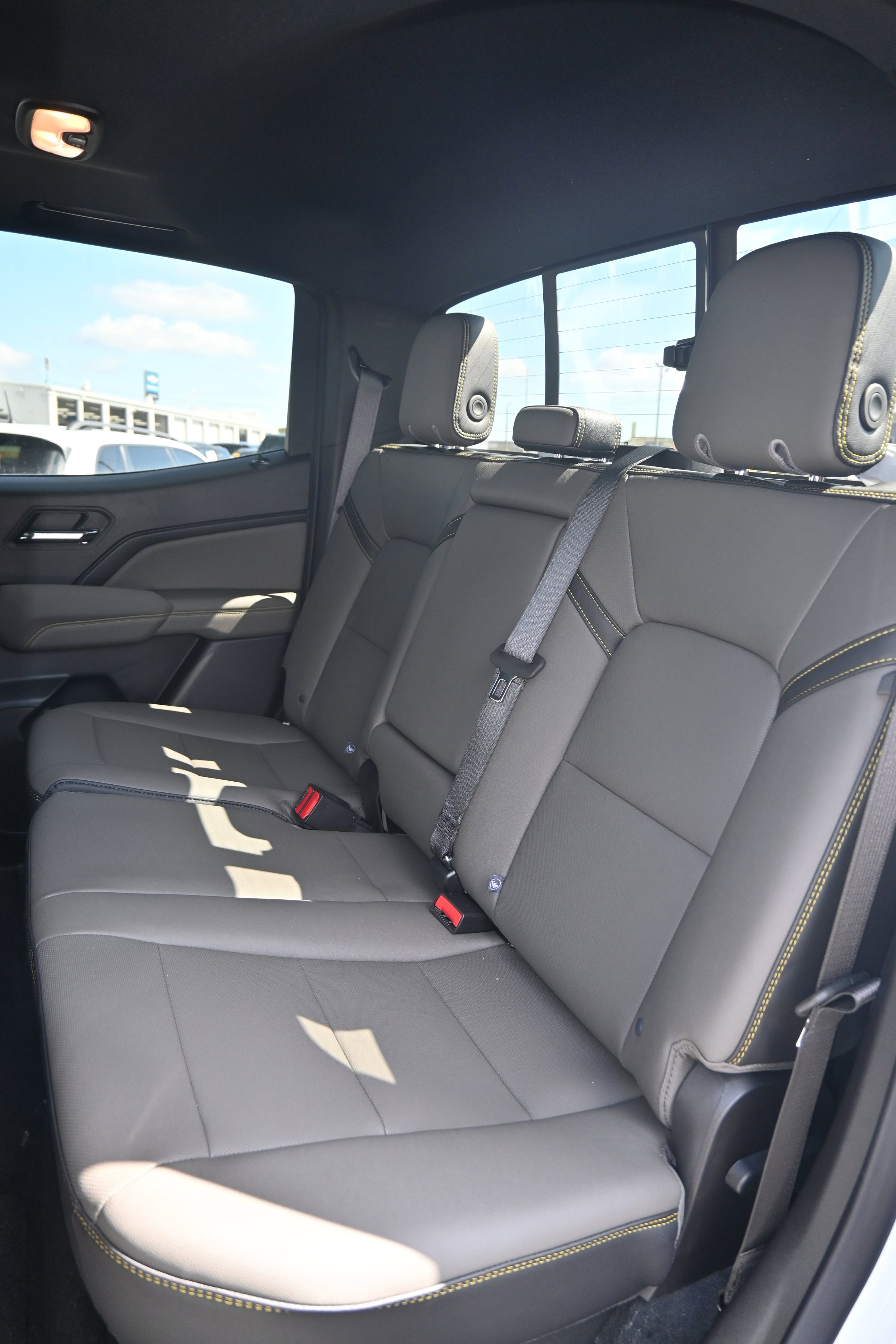 New 2026 Chevrolet Colorado ZR2 w/ Technology Package image 36