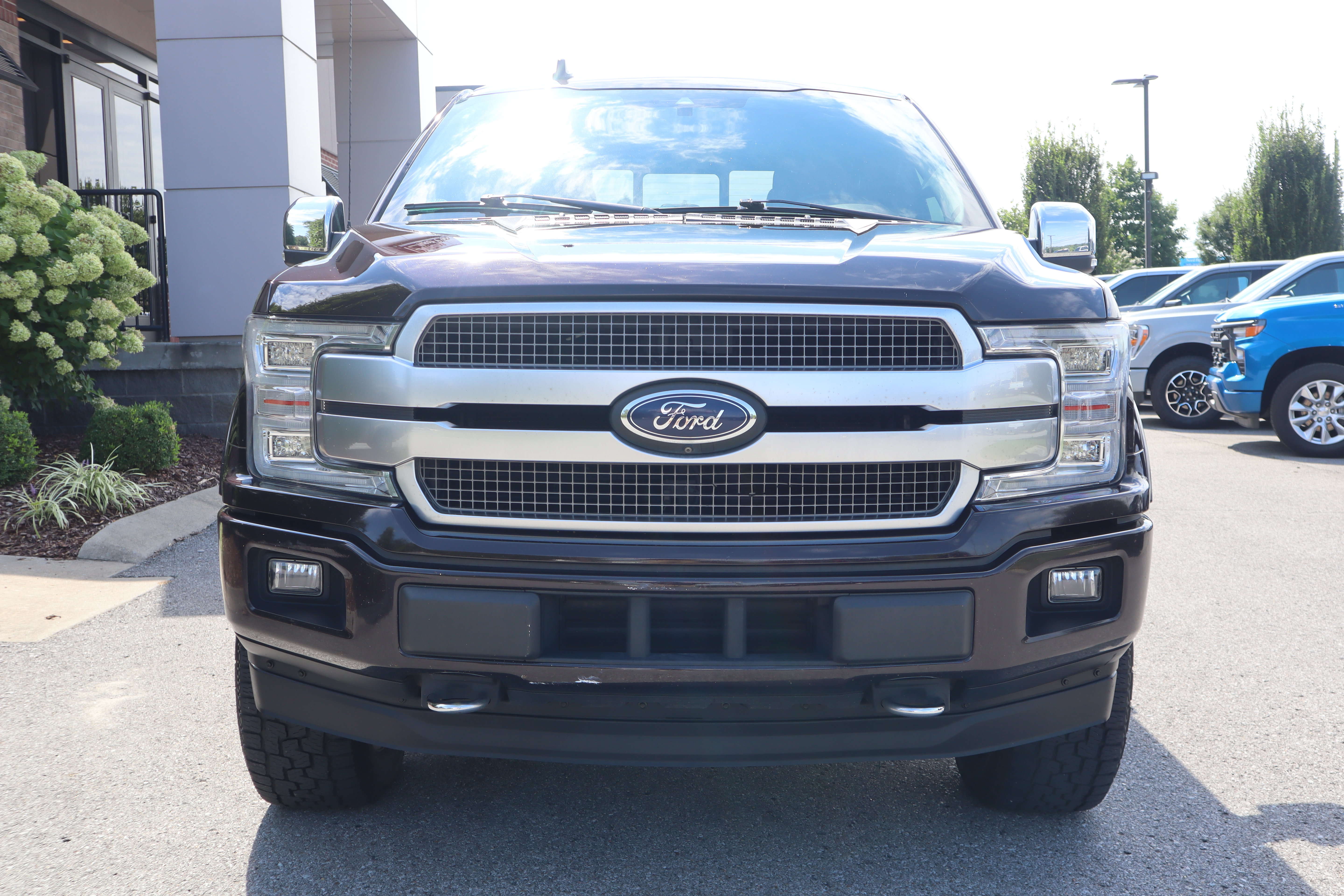 Used 2018 Ford F150 Platinum w/ Equipment Group 701A Luxury AWD/4WD image 4