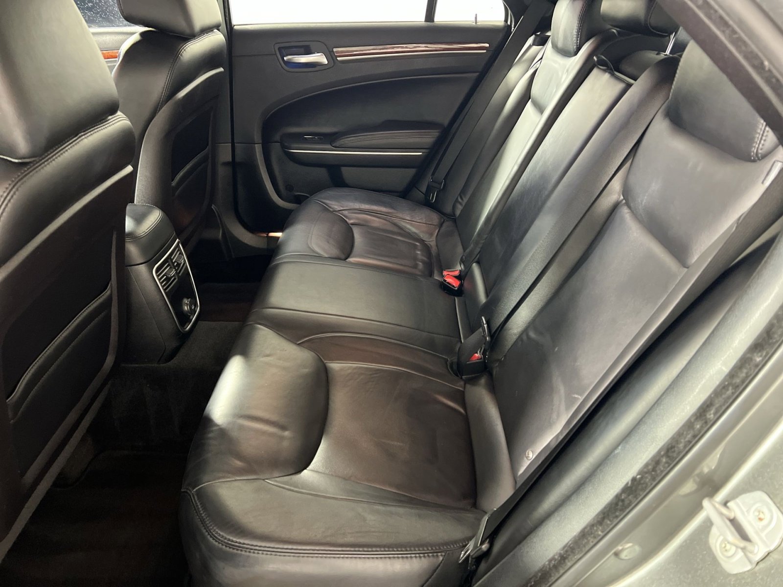 Used 2012 Chrysler 300 Limited image 25