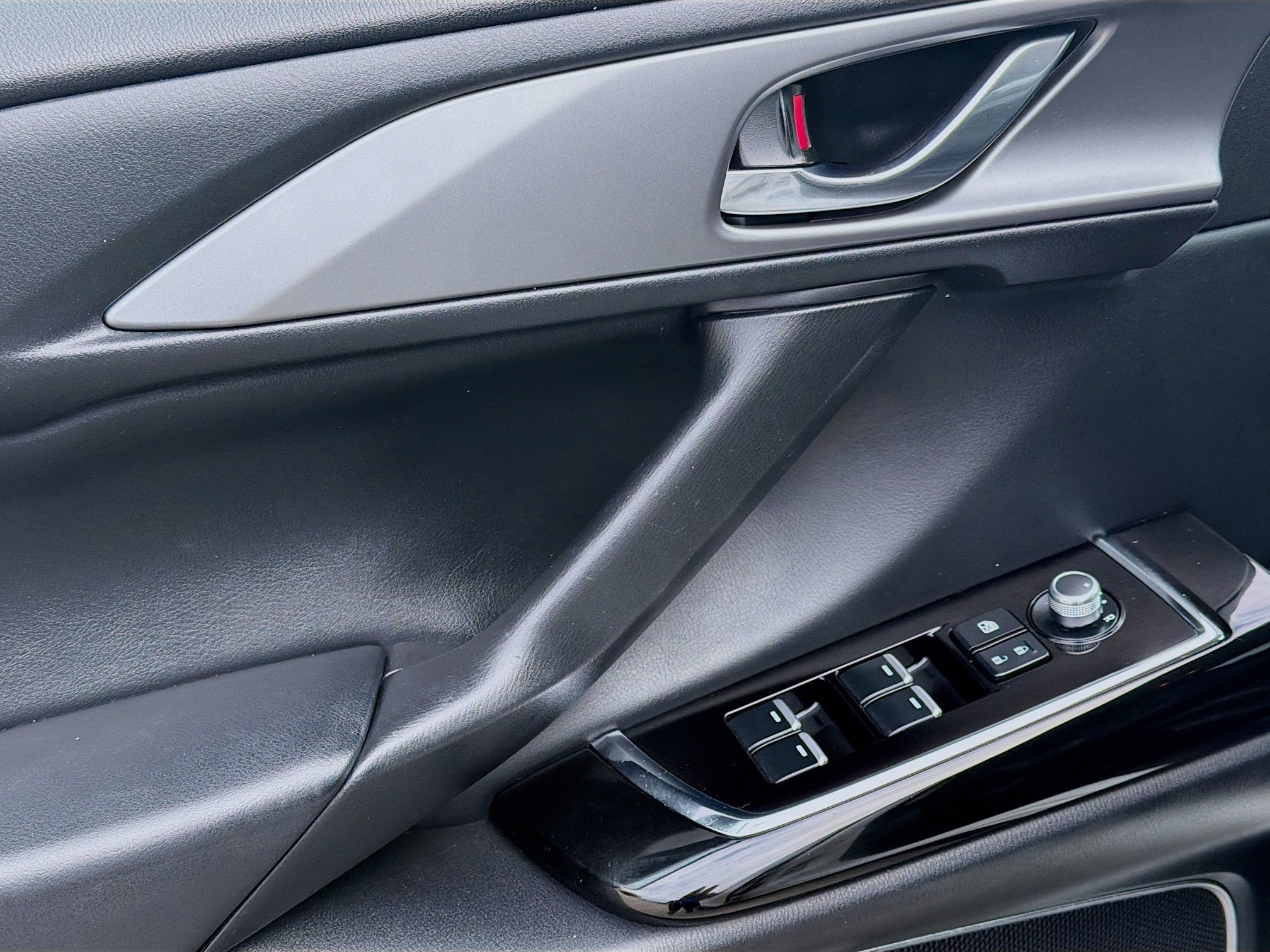 Used 2020 MAZDA CX-9 Touring w/ Touring Premium Package image 16