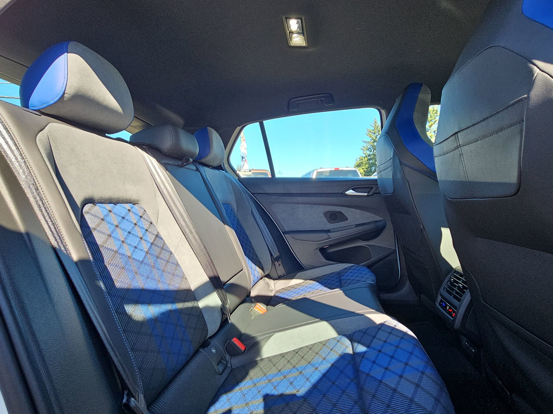 Used 2025 Volkswagen Golf R Black Edition image 28