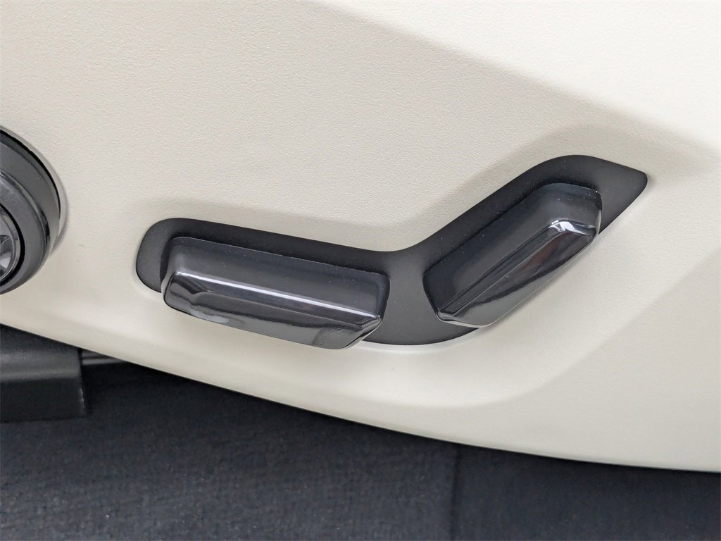 New 2026 Volvo XC60 T8 Ultra w/ Protection Package Premier image 21