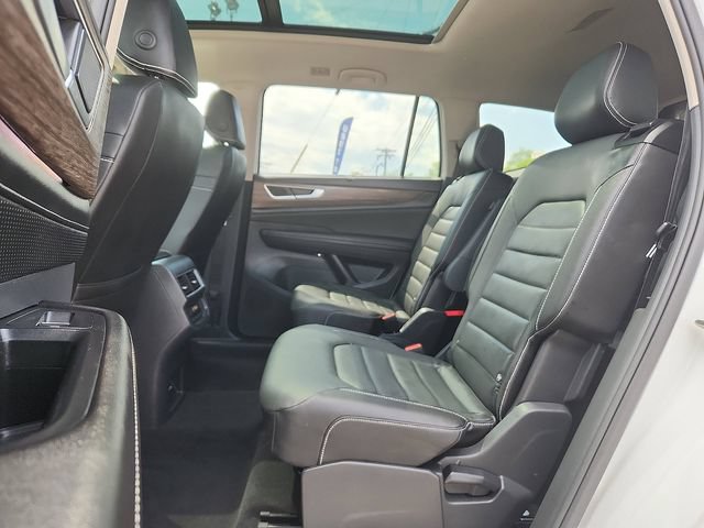 Used 2025 Volkswagen Atlas SEL AWD/4WD image 6