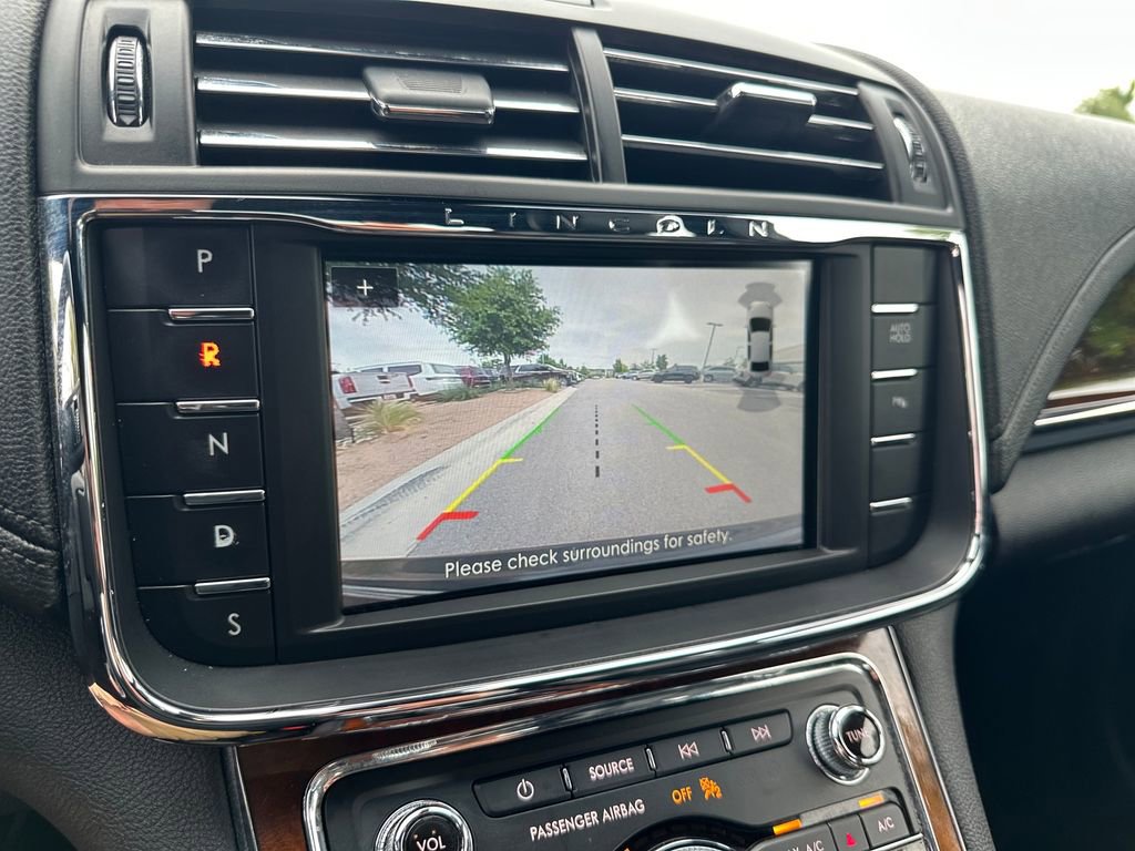 Used 2019 Lincoln Continental Select FWD image 25
