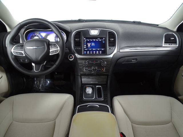 Used 2022 Chrysler 300 Touring w/ Sport Appearance Package image 26