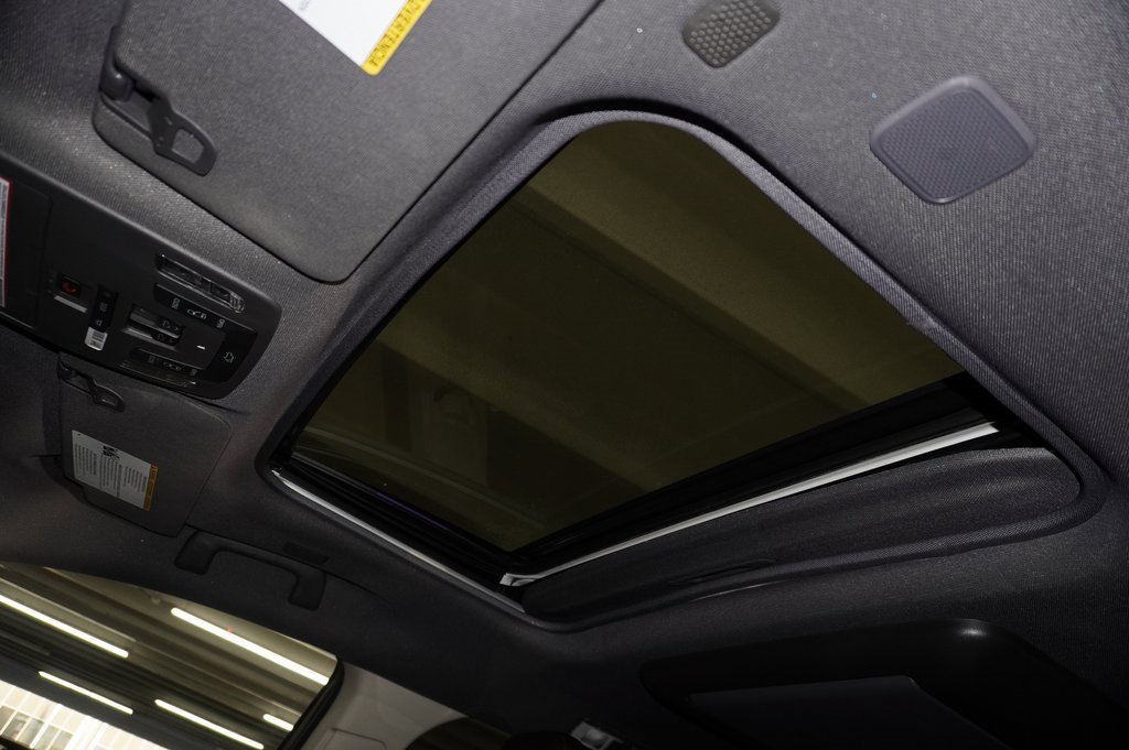 Used 2021 Toyota Sienna Platinum image 23