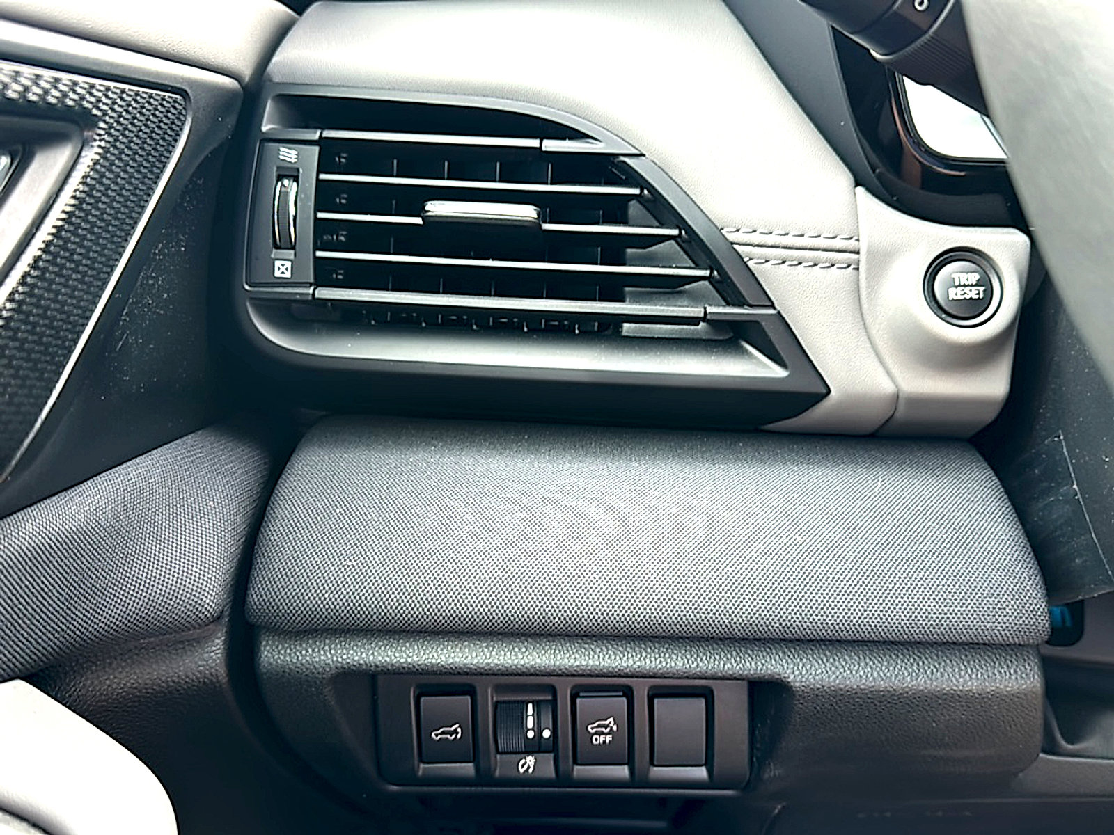Used 2025 Subaru Outback Premium image 36