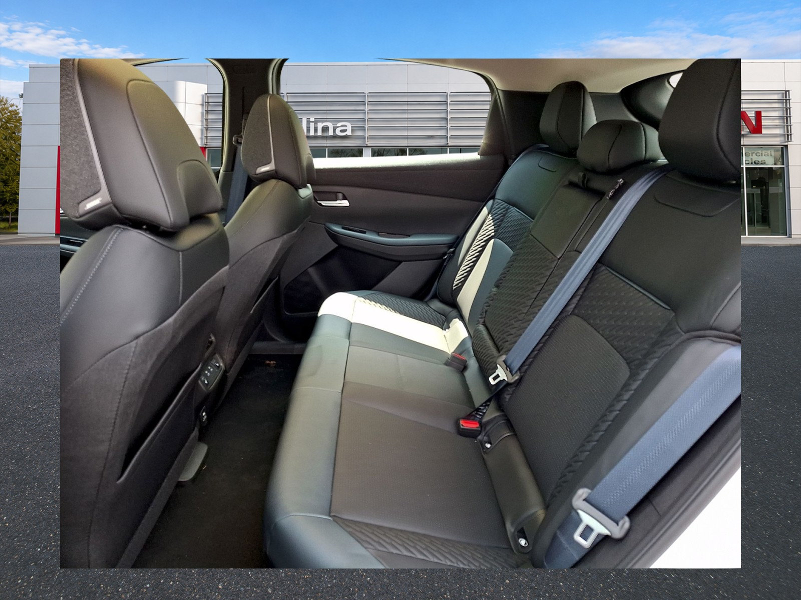 New 2026 Nissan Leaf Platinum+ w/ Cargo Package (Platinum+) FWD image 6