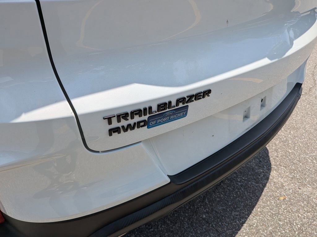 Used 2023 Chevrolet TrailBlazer RS AWD/4WD image 48