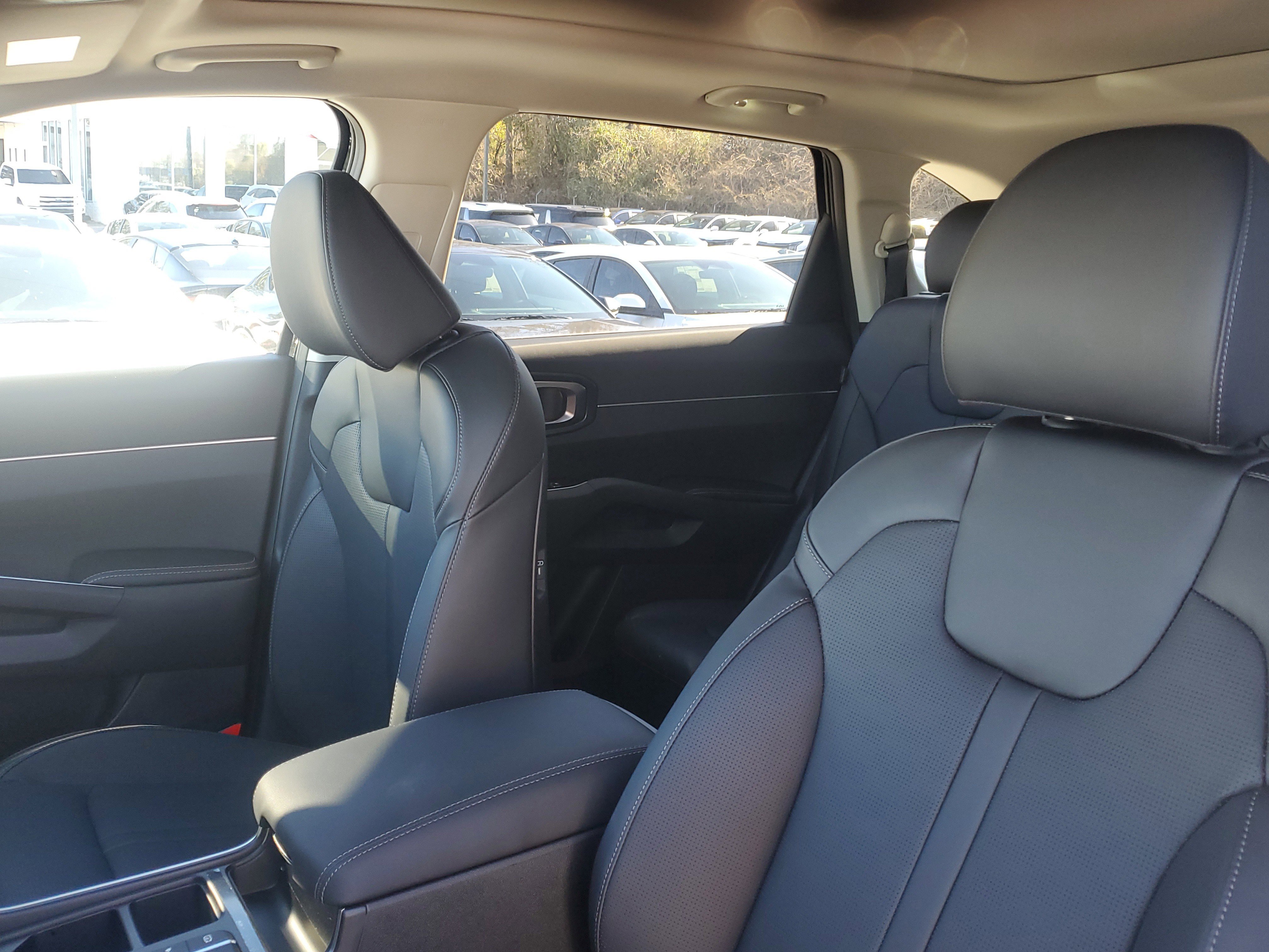 New 2026 Kia Sorento S w/ S Panoramic Sunroof Package FWD image 16