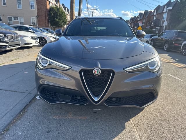 Used 2023 Alfa Romeo Stelvio Ti AWD/4WD image 8