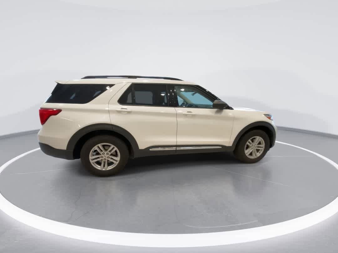 Used 2020 Ford Explorer XLT w/ Equipment Group 202A AWD/4WD image 9