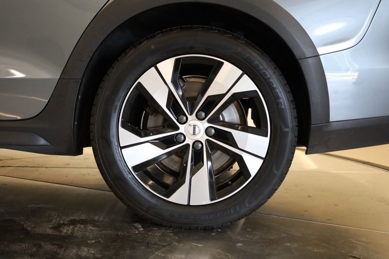 Used 2020 Volvo V60 T5 Cross Country w/ Protection Package Premier image 38