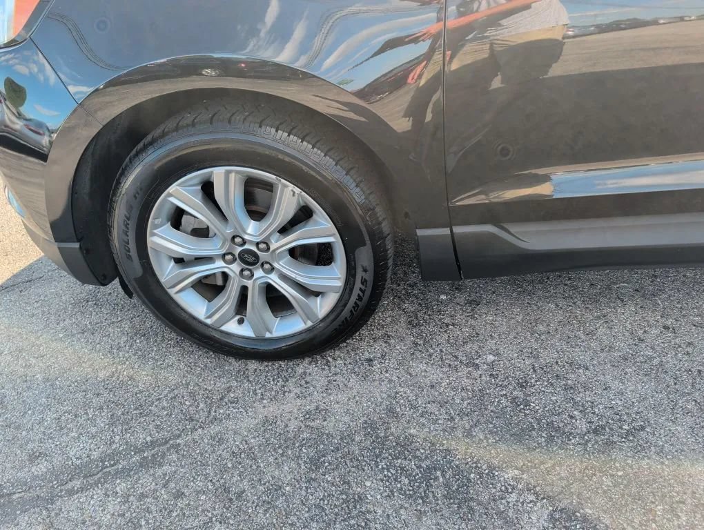 Used 2022 Ford Edge Titanium AWD/4WD image 9