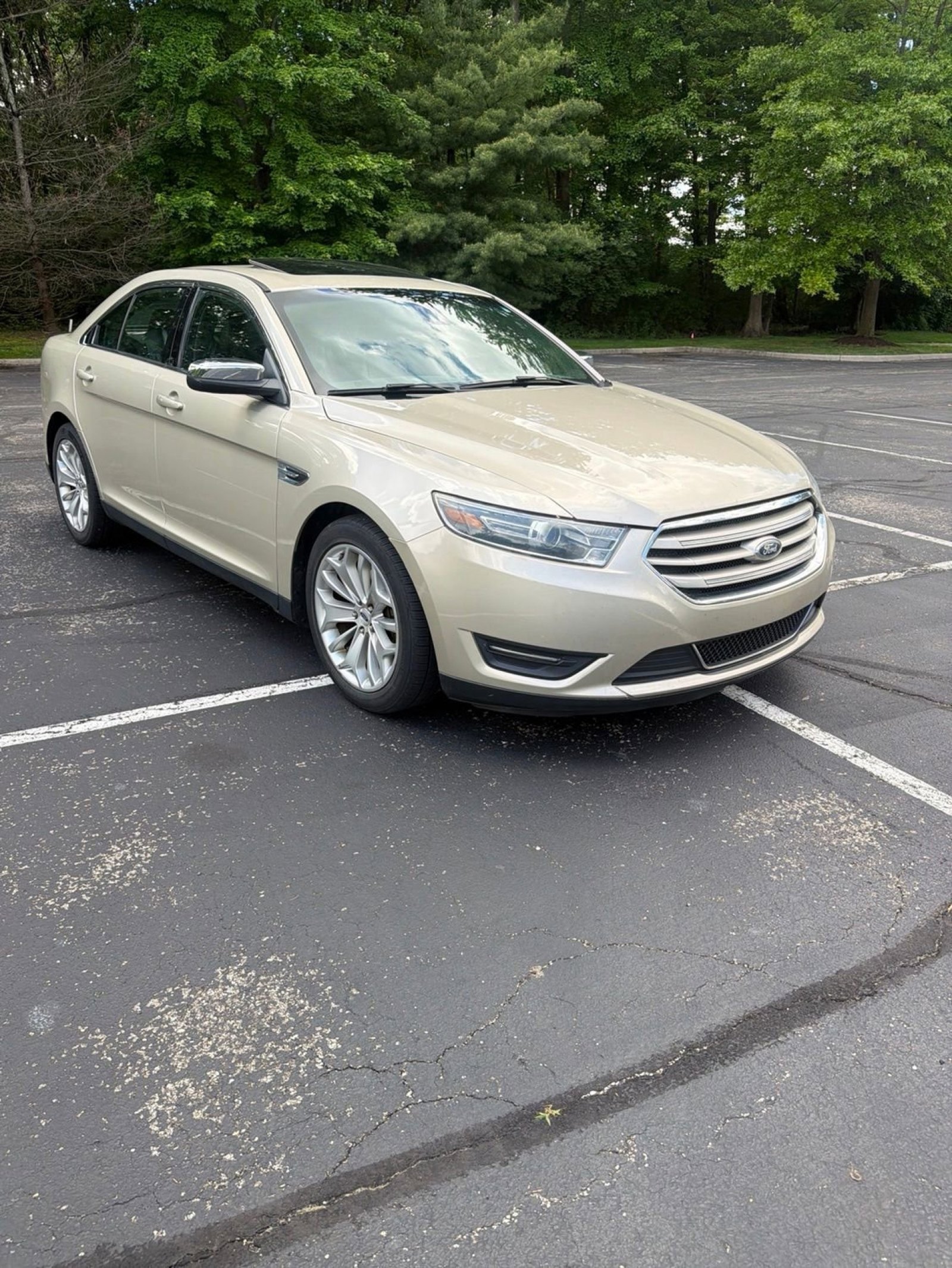 Used 2017 Ford Taurus Limited FWD image 12