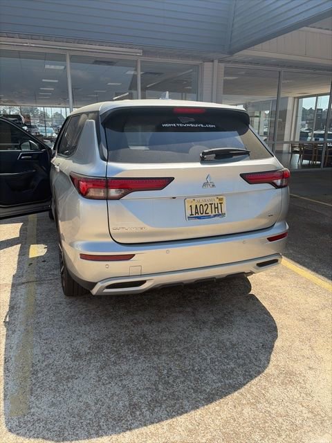 Used 2023 Mitsubishi Outlander SE image 14
