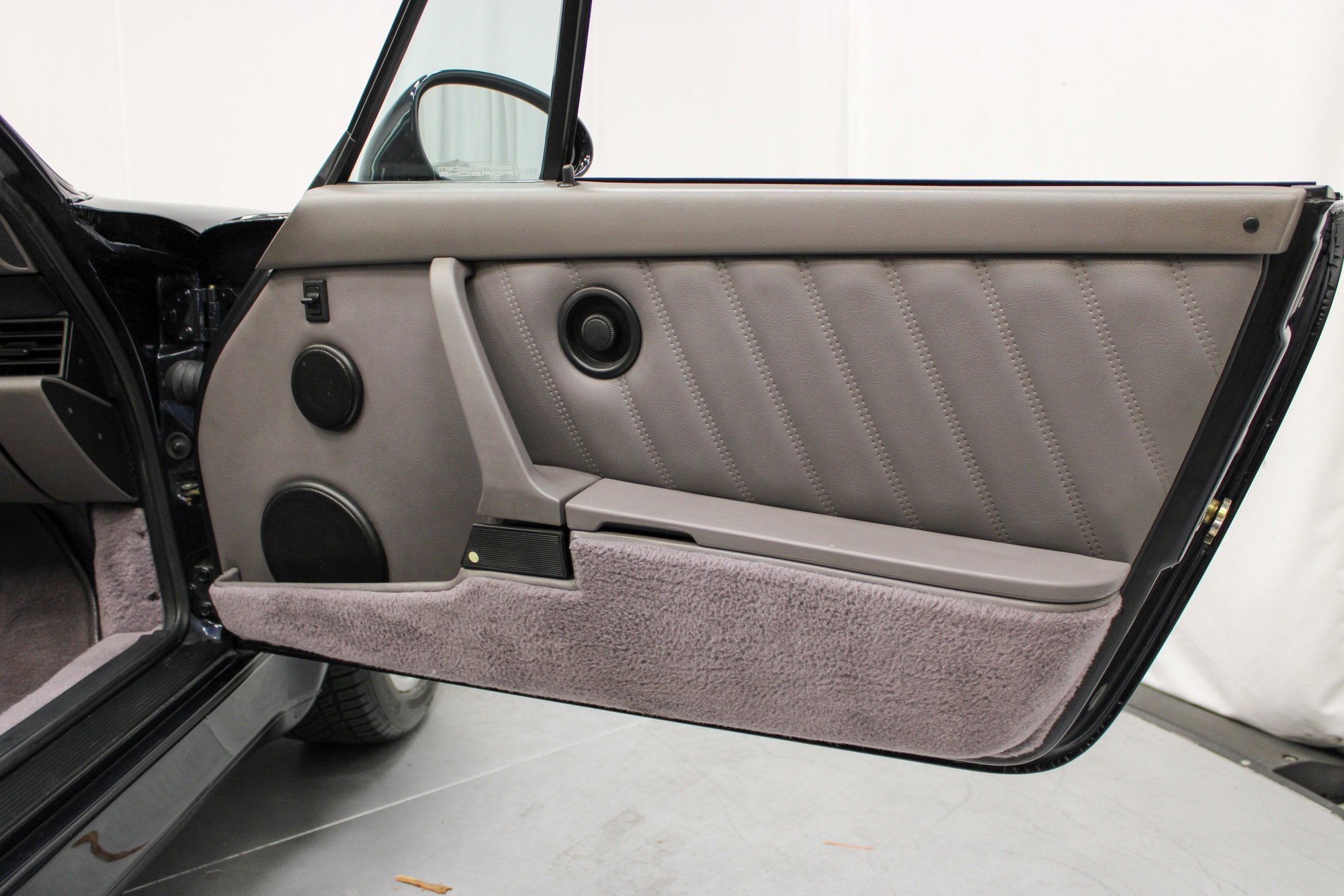 Used 1992 Porsche 911 America Roadster image 50