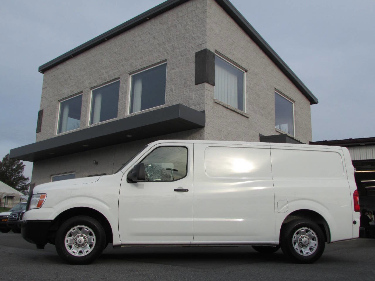 Used 2019 Nissan NV 2500 SV w/ Navigation Package RWD image 10