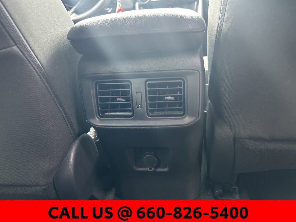 Used 2025 Toyota RAV4 LE AWD/4WD image 10