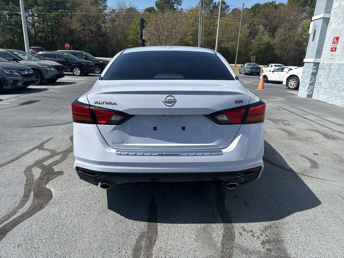 Used 2023 Nissan Altima 2.5 SR w/ SR Premium Package image 6
