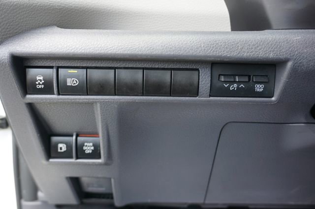 Used 2022 Toyota Sienna LE FWD image 22