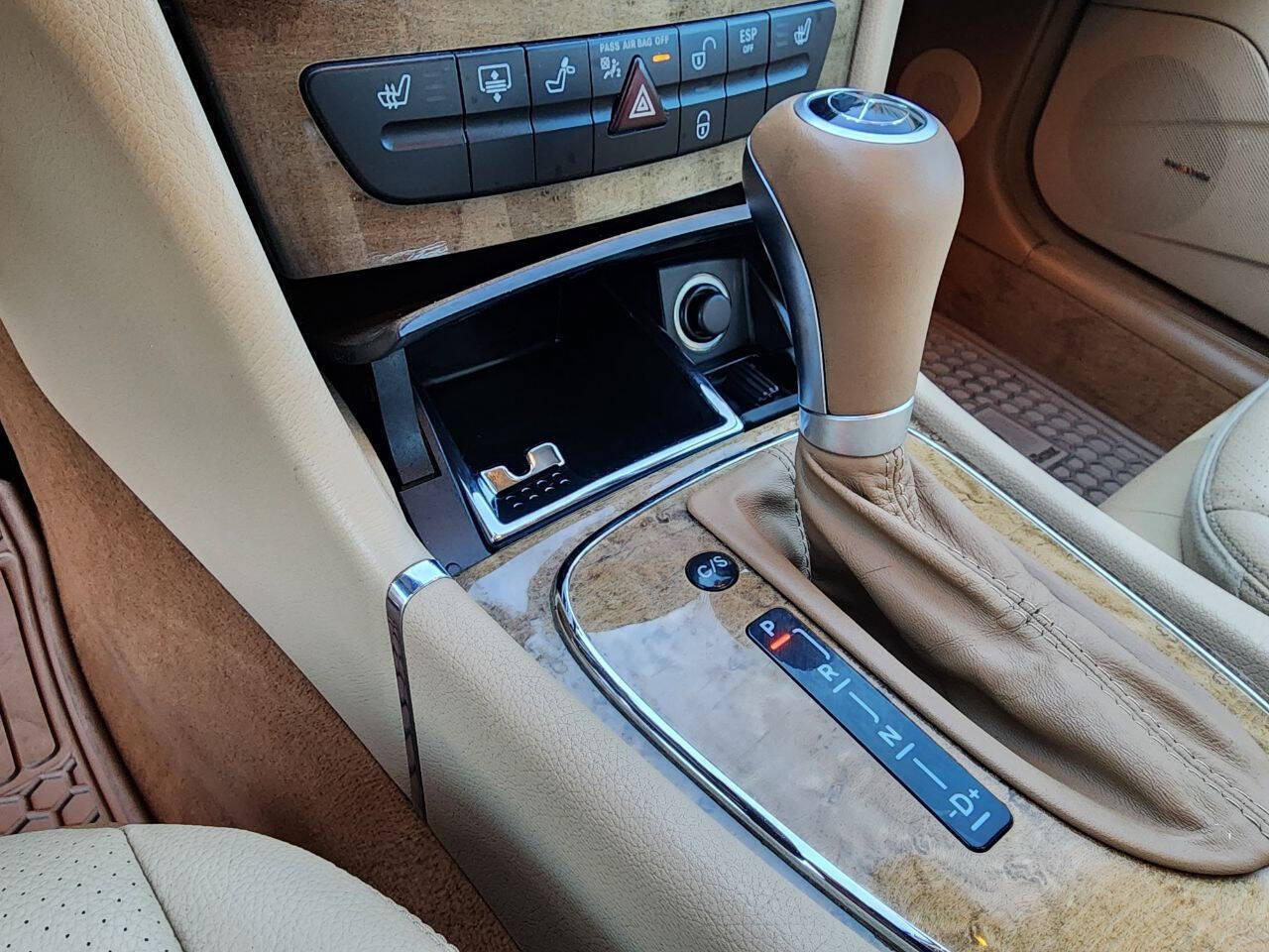 Used 2009 Mercedes-Benz E 350 Sedan image 32