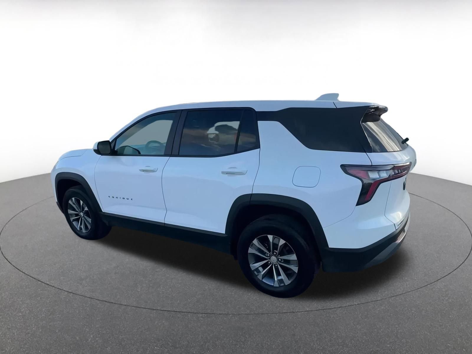 Used 2025 Chevrolet Equinox LT image 10