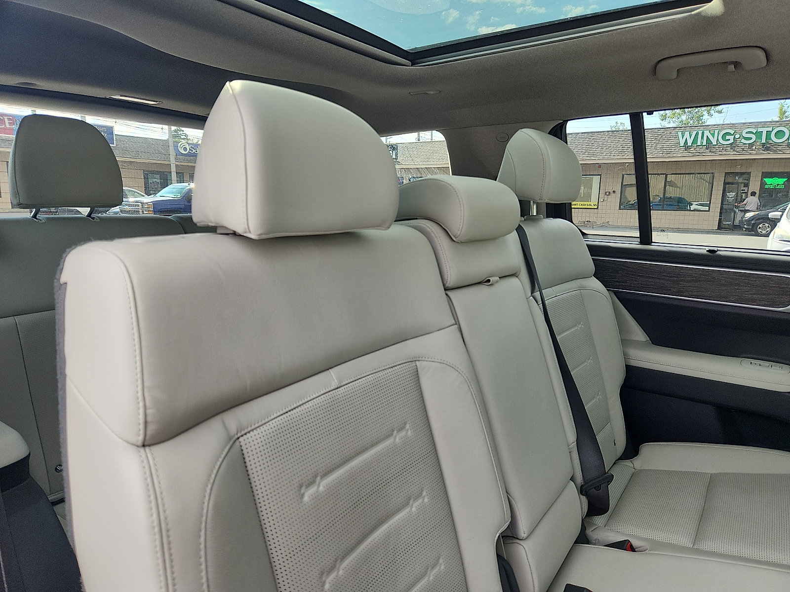 Certified 2024 Hyundai Santa Fe Limited AWD/4WD image 31