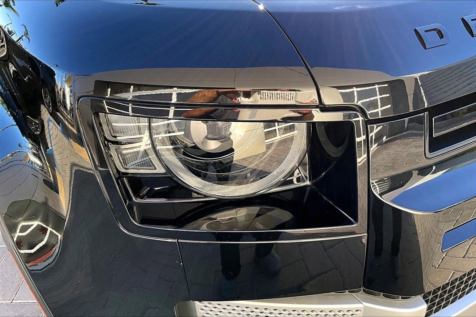 Used 2024 Land Rover Defender 110 S image 28