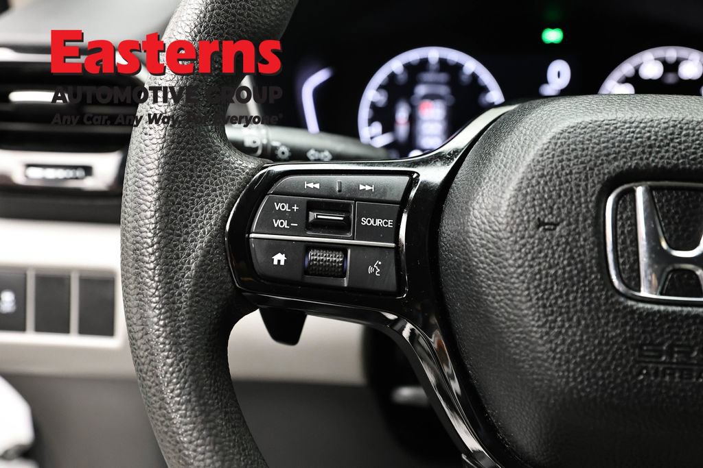 Used 2023 Honda Pilot LX image 15