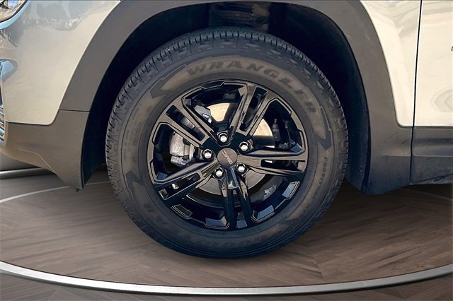 Used 2023 GMC Terrain AT4 w/ LPO, Floor Liner Package image 9