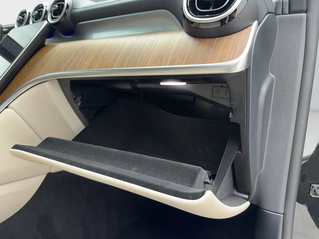 Used 2024 Mercedes-Benz GLC 300 image 47