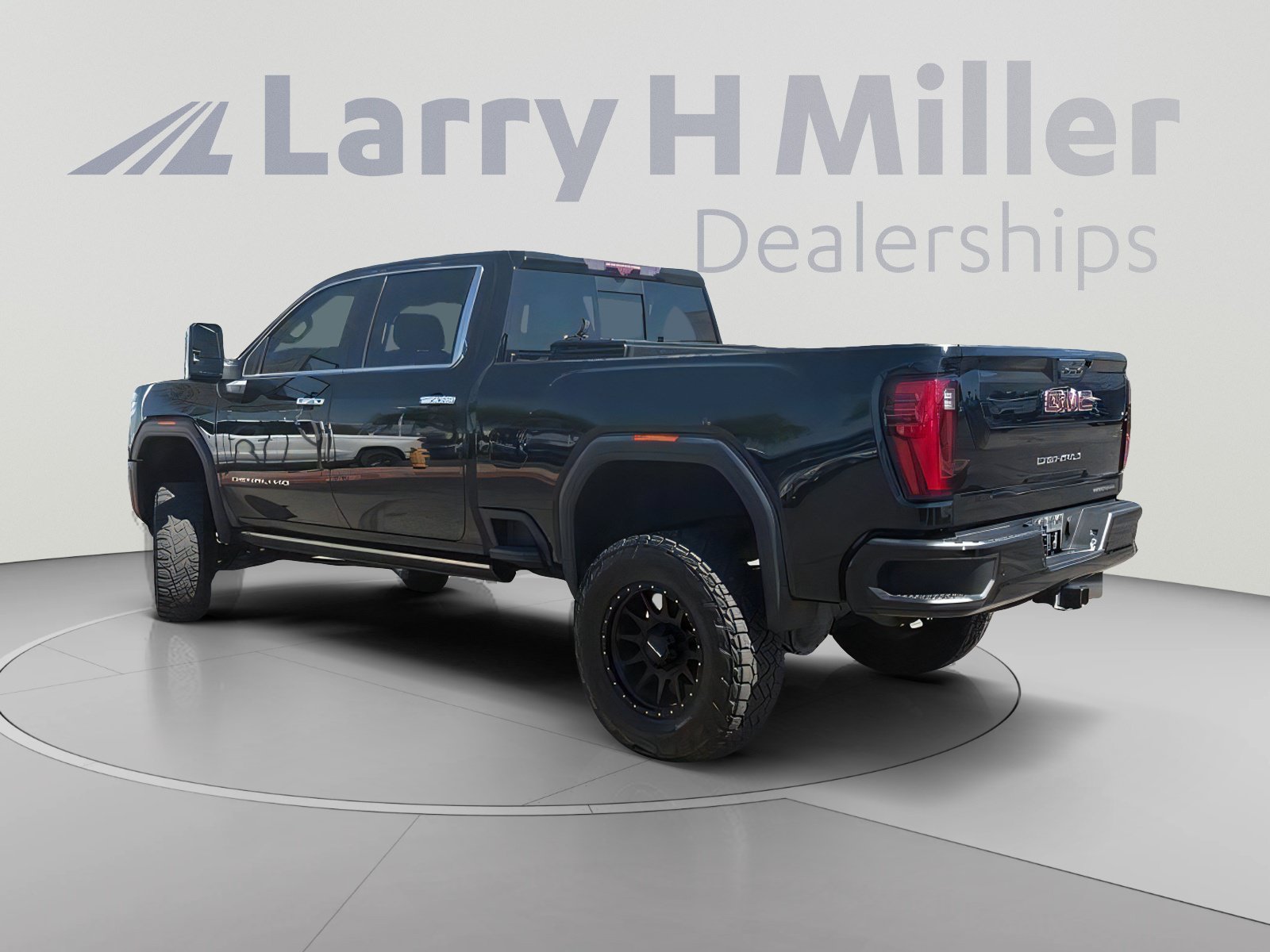 Used 2024 GMC Sierra 2500 Denali w/ Denali Reserve Package AWD/4WD image 4